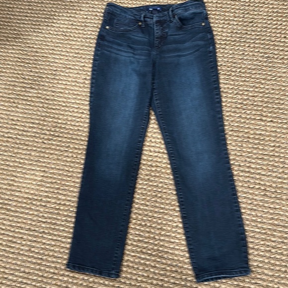 Bandolino navy jeans - brand Mandie. Size 8p. Stitching on back pockets. - Picture 1 of 6